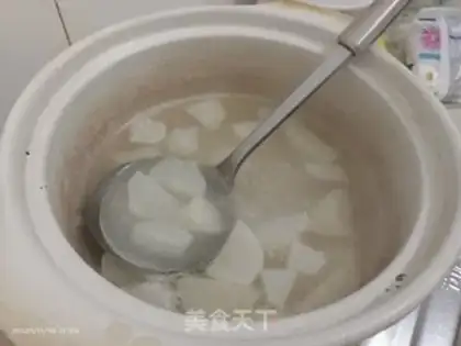 Make radish, red soup step 0