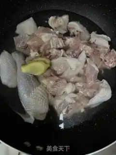 Make Chicken soup from the nailfish step 0