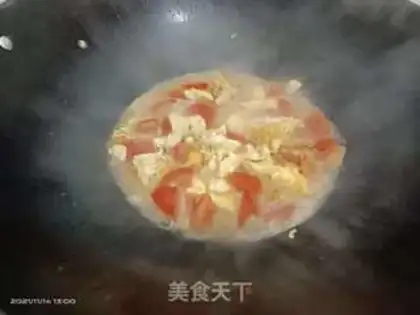 Make Tomato fried eggs step 3