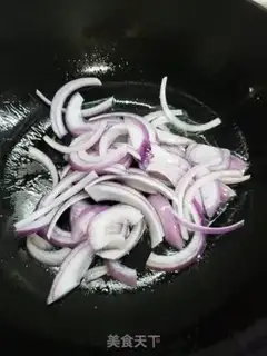 Make Pepper onion mushroom fried eggs step 2