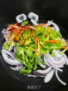 Make Pepper onion mushroom fried eggs step 3