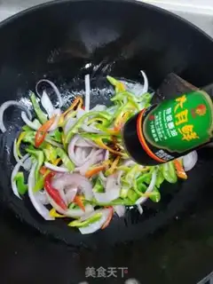 Make Pepper onion mushroom fried eggs step 5