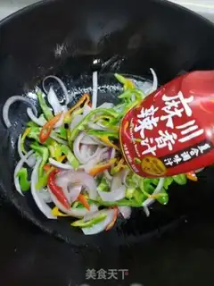 Make Pepper onion mushroom fried eggs step 6