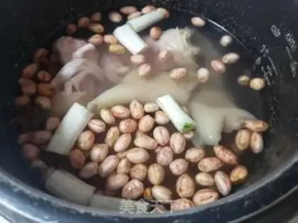 Make Peanut pig hoof step 6