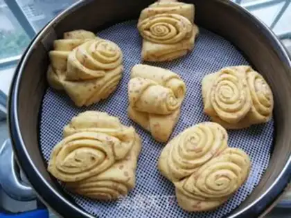 Make Pumpkin rolls step 11