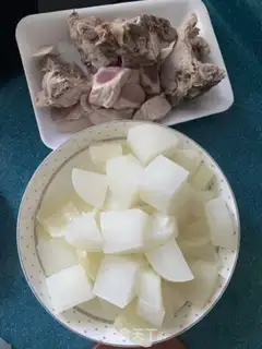 Make Japanese radish pigbone soup step 3