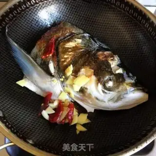 Make Pumpkin fish head soup step 1