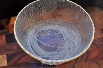 Make A caterer fan step 1