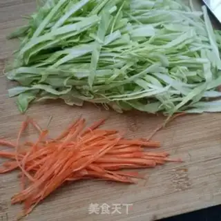Make Garlic sausage cabbage step 3