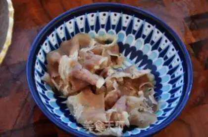 Make A caterer fan step 4