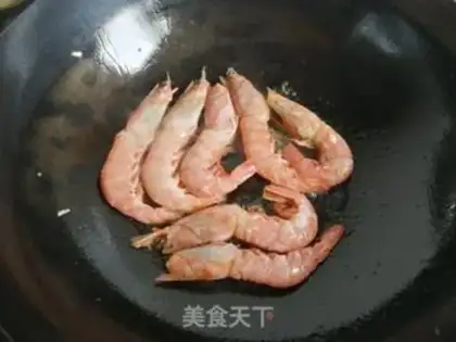 Make Red shrimp cabbage soup step 4