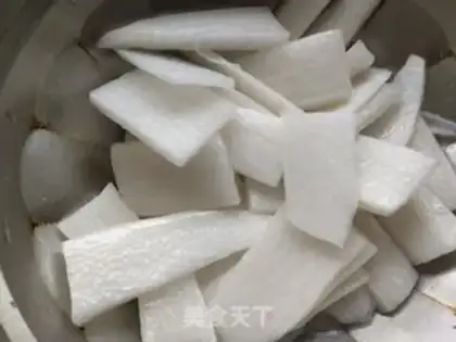 Make A sour seafood pan step 1