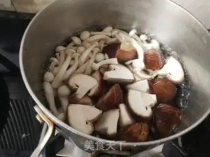 Make A sour seafood pan step 2