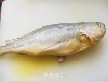 Make A big yellow fish step 0