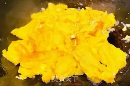 Make Dutch bean carrots, wooded eggs step 5