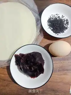 Make Hands on the bean rolls step 0