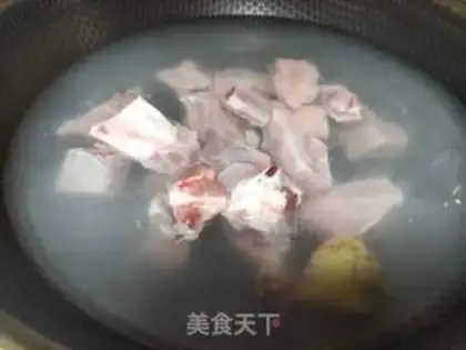 Make Bone stew, radish step 1