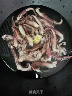 Make Pretzel squid shaving step 1