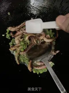 Make Pretzel squid shaving step 5