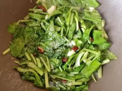 Make Garlic peppers and oil sprouts step 6