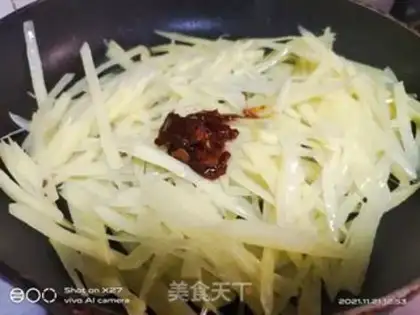 Make Spicy potatoes step 1