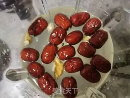 Make walnut cashew and red date soy sauce step 5