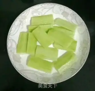 Make Flaming cucumber noodles step 1