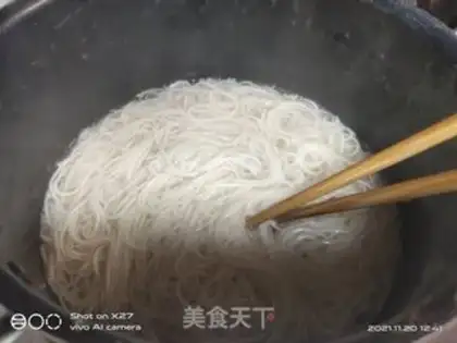 Make Noodles for ducked bean horns step 2