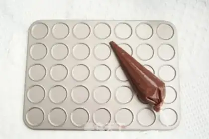 Make Cute bear crackers step 6