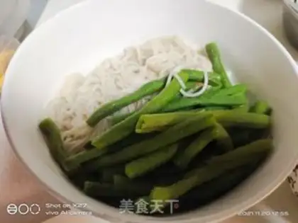 Make Noodles for ducked bean horns step 3