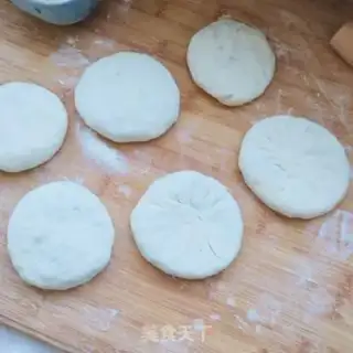 Make Eggs and shrimp and carrot buns step 5