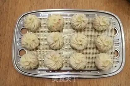 Make Eggs and shrimp and carrot buns step 6