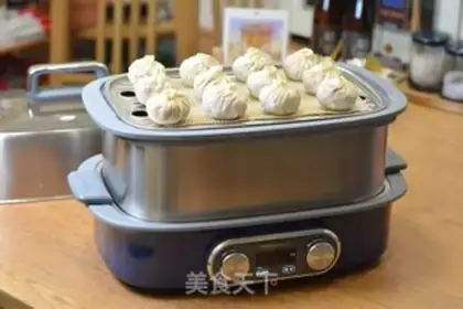 Make Eggs and shrimp and carrot buns step 7