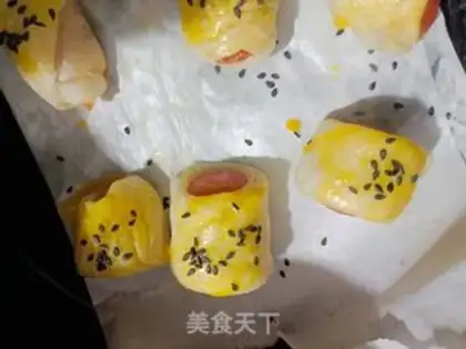 Make Hand-to-hand wiener roll step 4