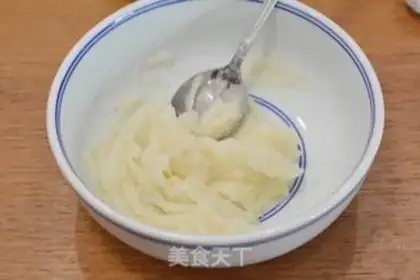 Make A sesame cake step 3