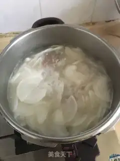 Make Roach and lamb soup step 3
