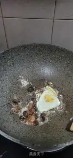 Make Soup for mushroom eggs step 3