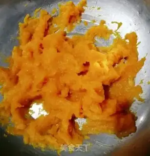 Make Pumpkin rolls step 1
