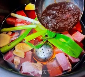 Make Tofu-based beef noodles step 2