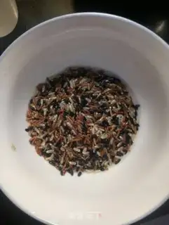 Make Three-colour rough rice paste step 0