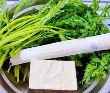 Make Tofu-based beef noodles step 5
