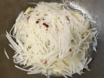 Make Tea oil and radish step 4
