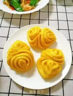 Make Pumpkin rolls step 14