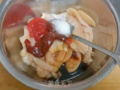 Make Korean chili chicken chest step 5
