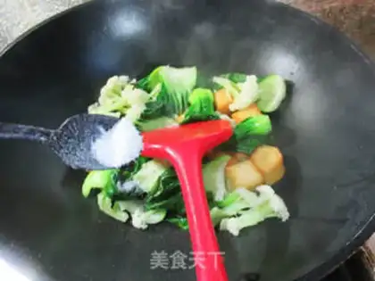 Make Dinosaur fried doubles step 5