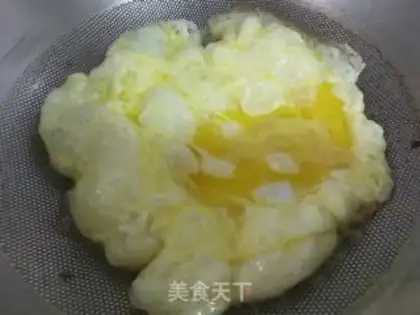 Make Weenie fried eggs step 1