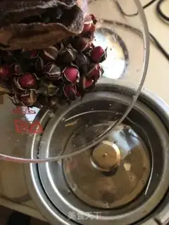 Make Rose roses and guacamole tea step 3