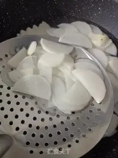 Make Tomato fat radish pot step 1