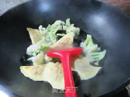 Make Blackwood, eggs, bouquets step 5
