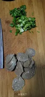 Make Beefball egg noodles step 1